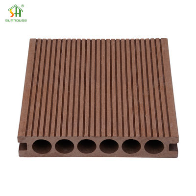 Buy Slip Resistant Texture WPC Deck Flooring 18mm For Indoor / Outdoor Spaces online manufacture