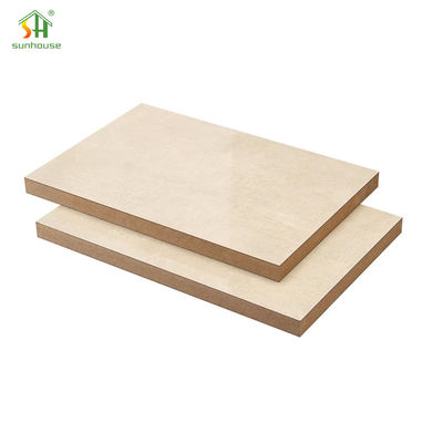Harga yang bagus Eco Friendly Melamine MDF Board Waterproof 4x8ft Veneered MDF Panel E0 E1 Sertifikasi on line